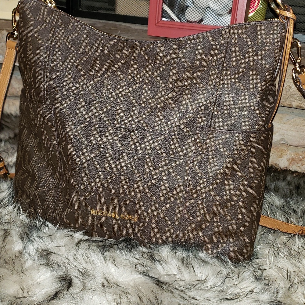 Michael Kors hobo bag
